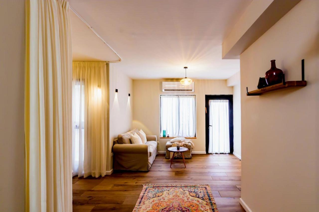 Jabotinsky 37 Bed and Breakfast Zikhron Ya‘akov Eksteriør billede