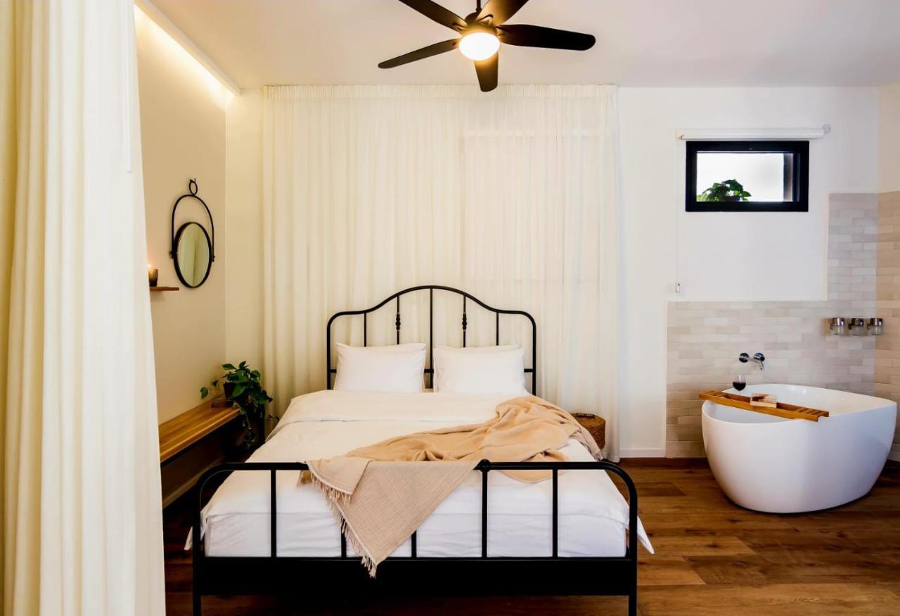 Jabotinsky 37 Bed and Breakfast Zikhron Ya‘akov Eksteriør billede