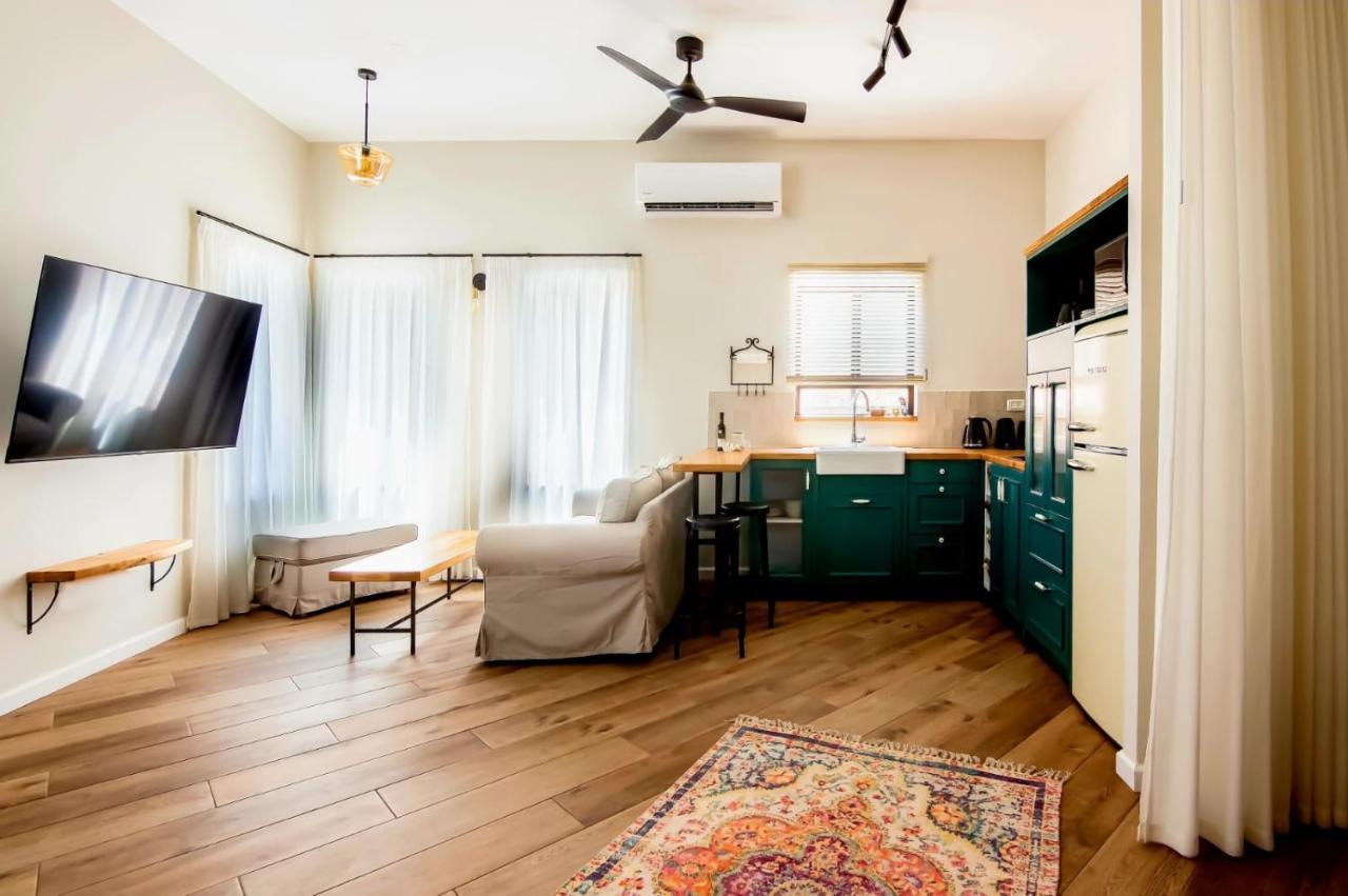 Jabotinsky 37 Bed and Breakfast Zikhron Ya‘akov Eksteriør billede