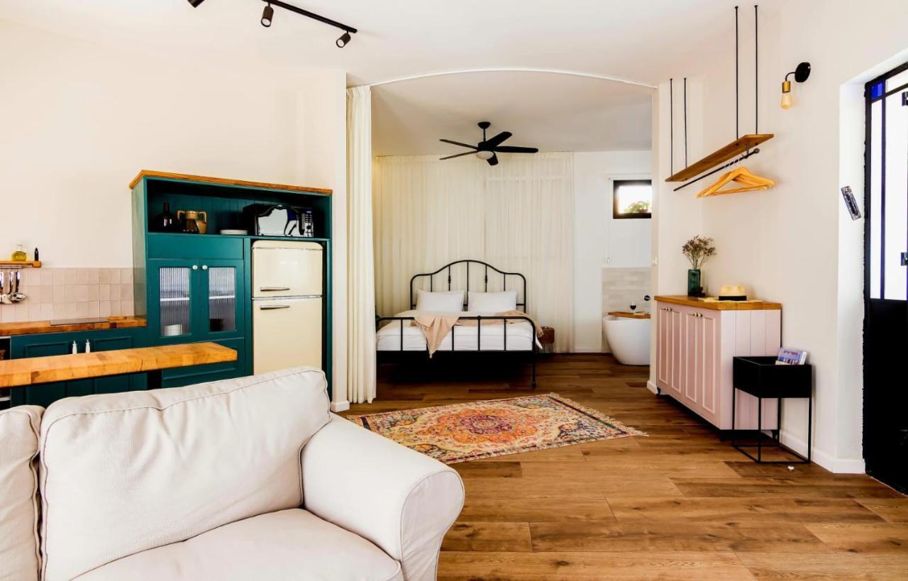 Jabotinsky 37 Bed and Breakfast Zikhron Ya‘akov Eksteriør billede